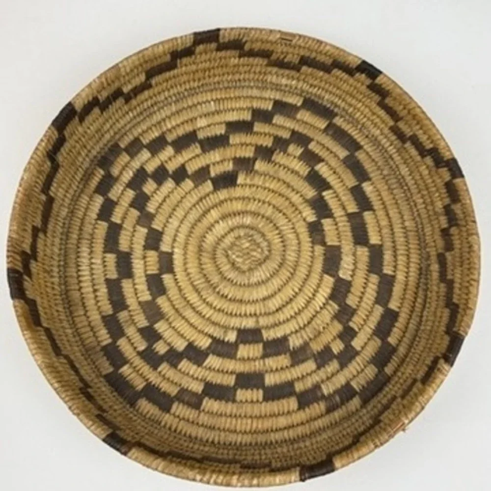SW Papago Coiled‎ Yucca Basket Tray 1960s Native American Geometric 14 in